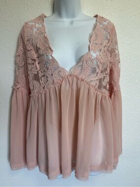 Altar'd State Dusty Pink Floral Lace Top Size Small